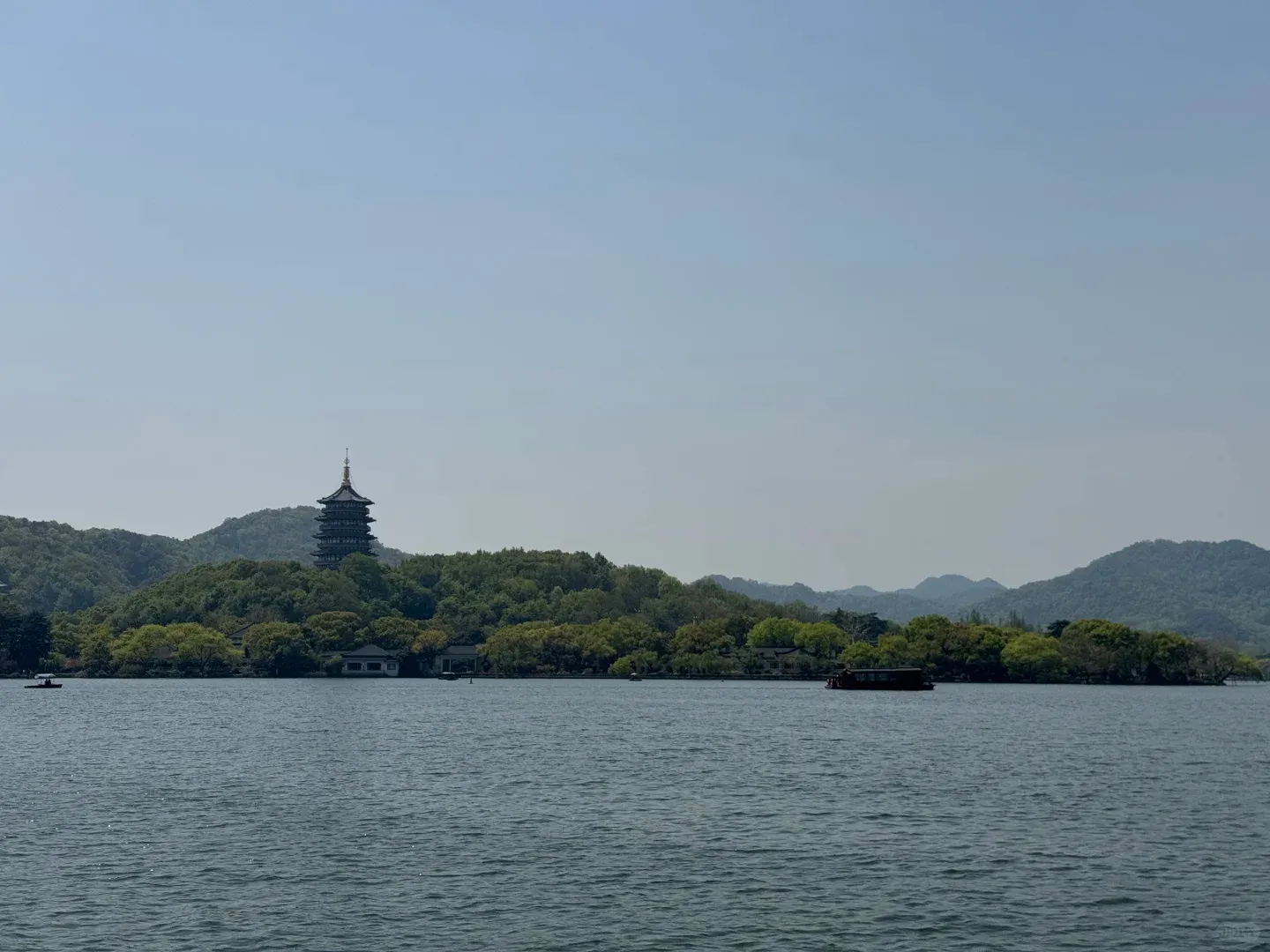 Field Notes: West Lake's Oriole in the Willows Hotel 3