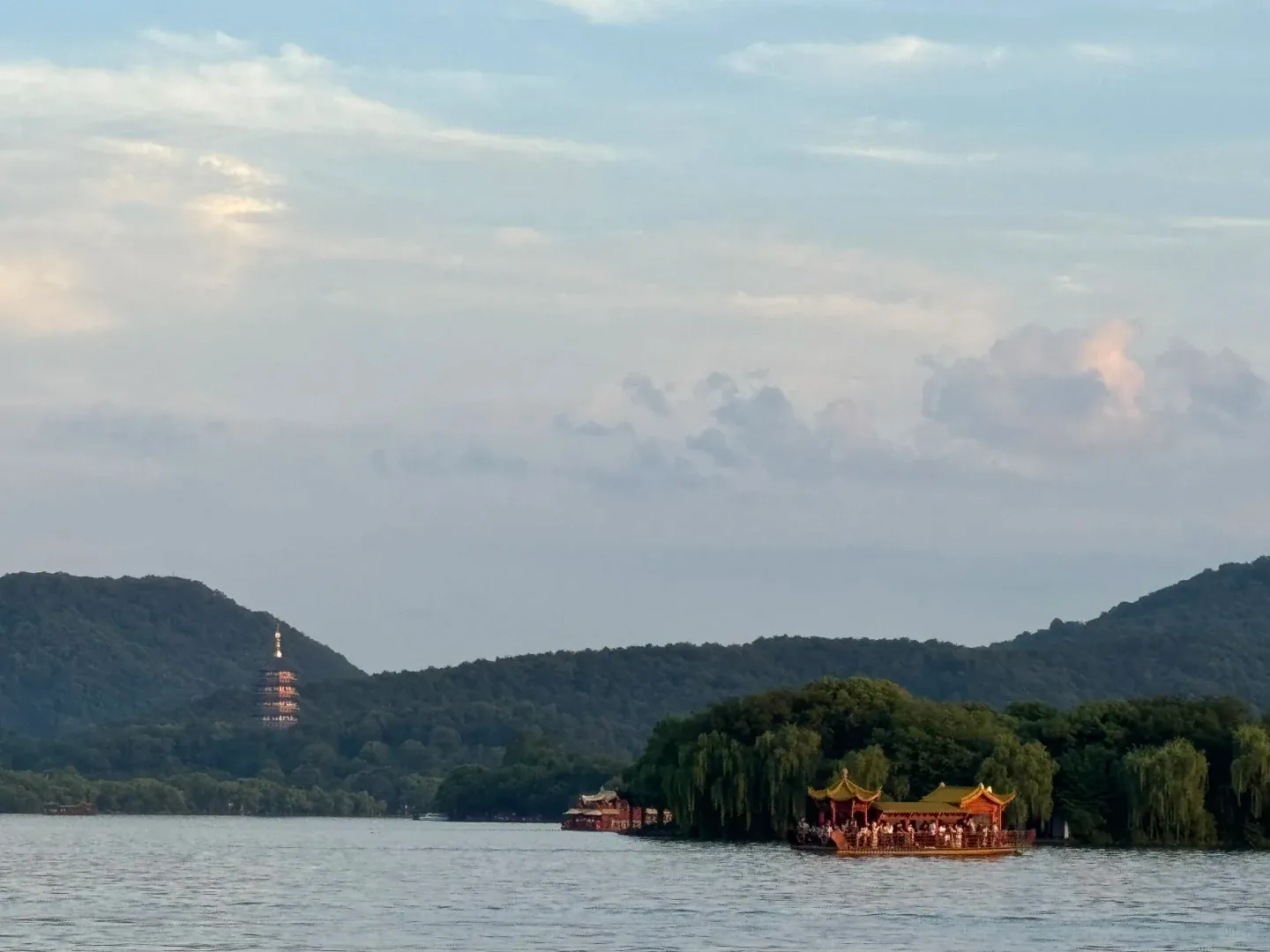 My Whirlwind One-Day Self-Drive: Suzhou to Hangzhou's West Lake! 5