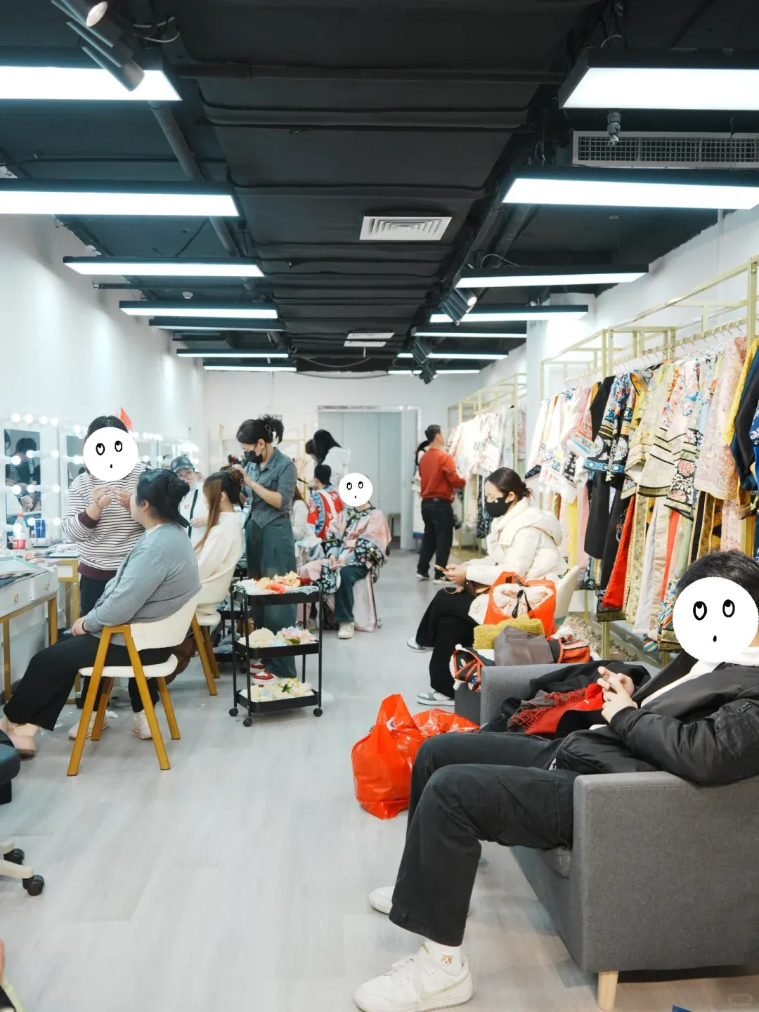 Beijing 'Gege' Glam: Your Guide to Avoiding the Costume Catastrophe! 4
